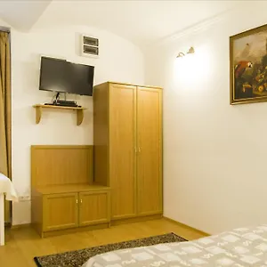 Authentic Grand Boulevard Apartment