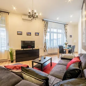 Real Apartments Anker Apartment